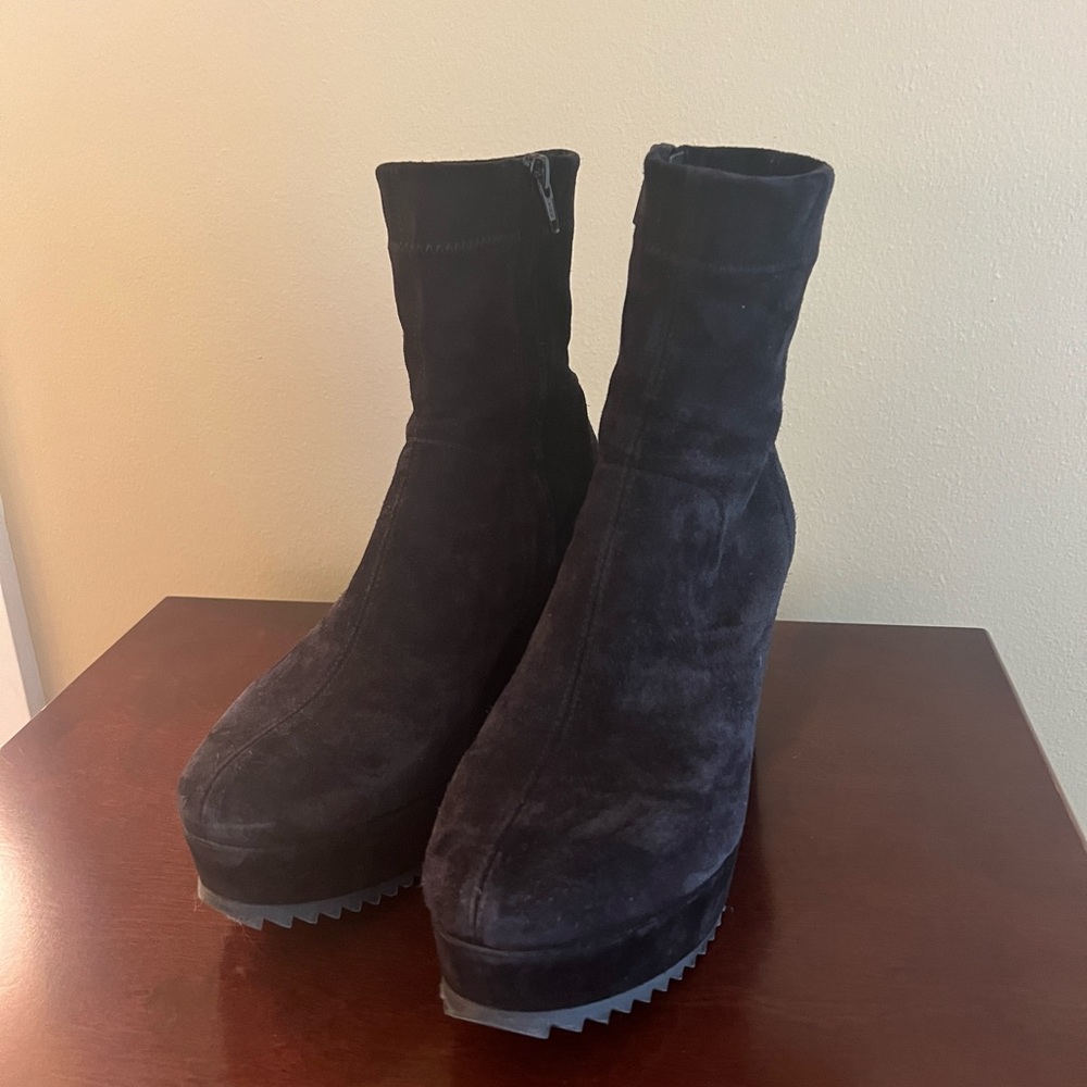 Pedro Garcia Black Suede ankle boots. Size 39